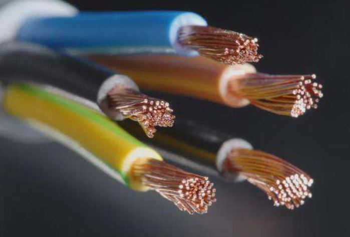 如何避免電線電纜的外皮在冬天斷裂呢？